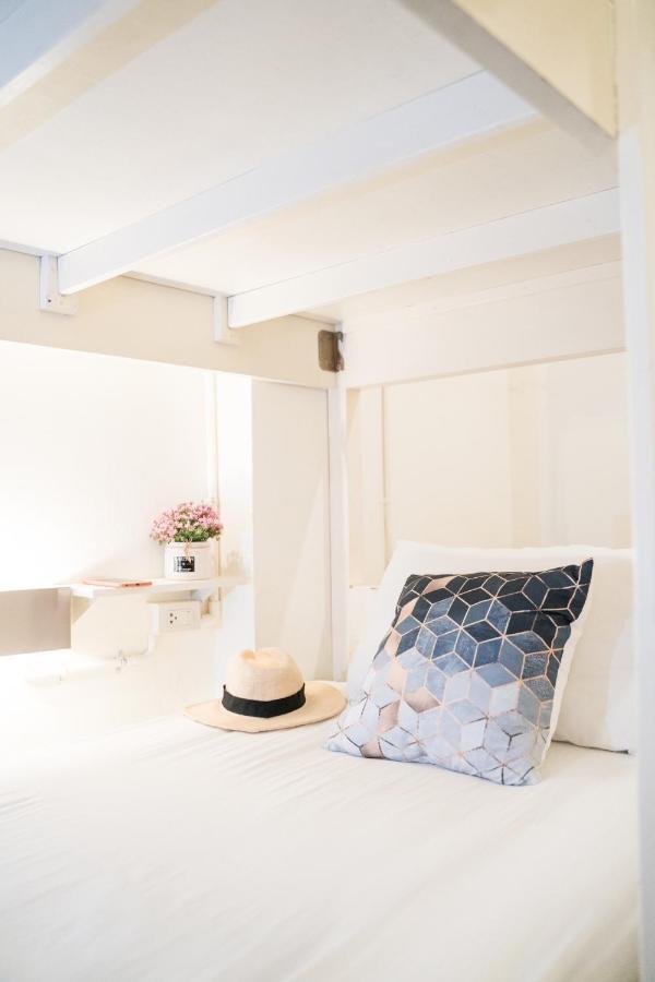 Qilombo Hostel Silom - Hq Μπανγκόκ Εξωτερικό φωτογραφία
