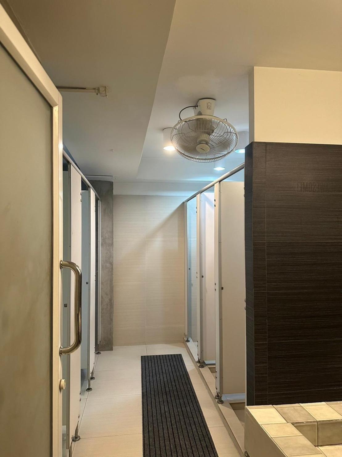 Qilombo Hostel Silom - Hq Μπανγκόκ Εξωτερικό φωτογραφία