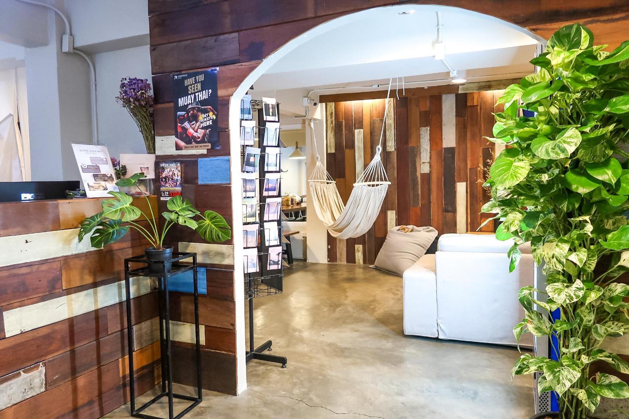 Qilombo Hostel Silom - Hq Μπανγκόκ Εξωτερικό φωτογραφία